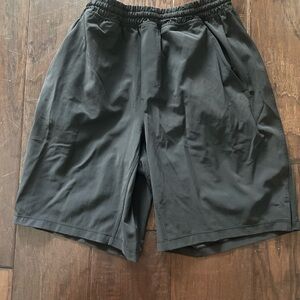 Lululemon pacebreaker 9” Men's Black Shorts size small